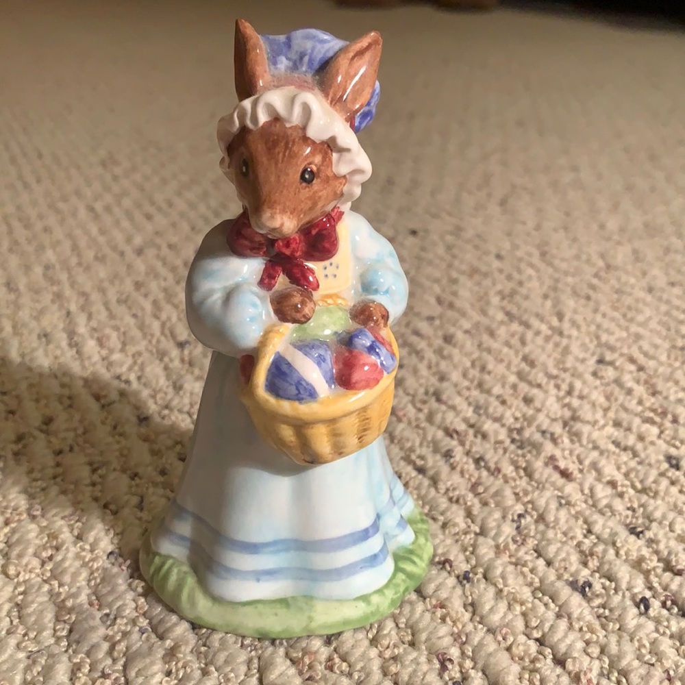 VTG Mrs. Bunnykins Figure 🐰